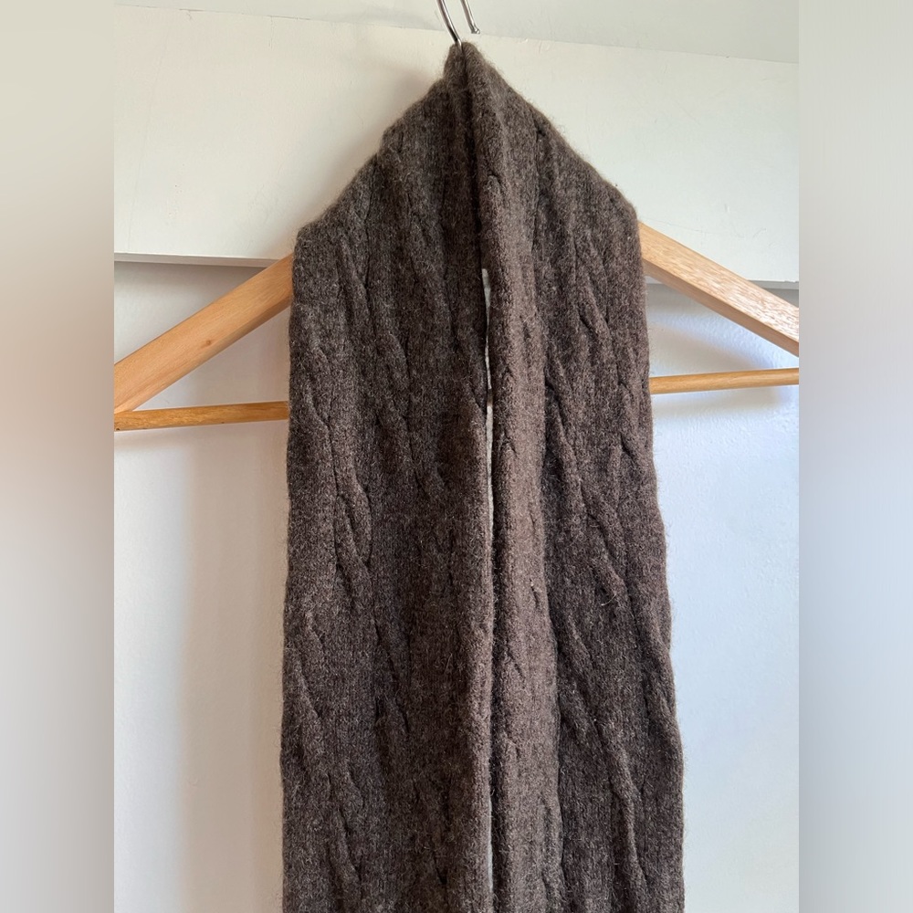 Long cashmere scarf with torsades